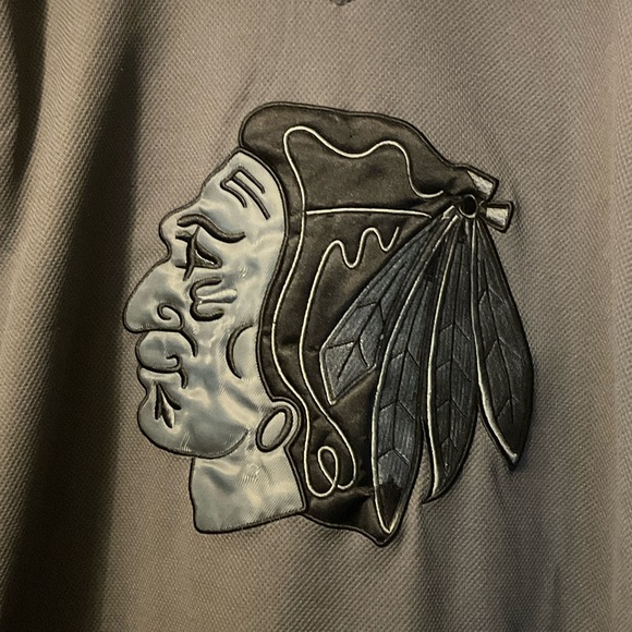 Reebok Chicago Blackhawks Gray and Red Men's Jersey - Kane #88 - Picture 2 of 6